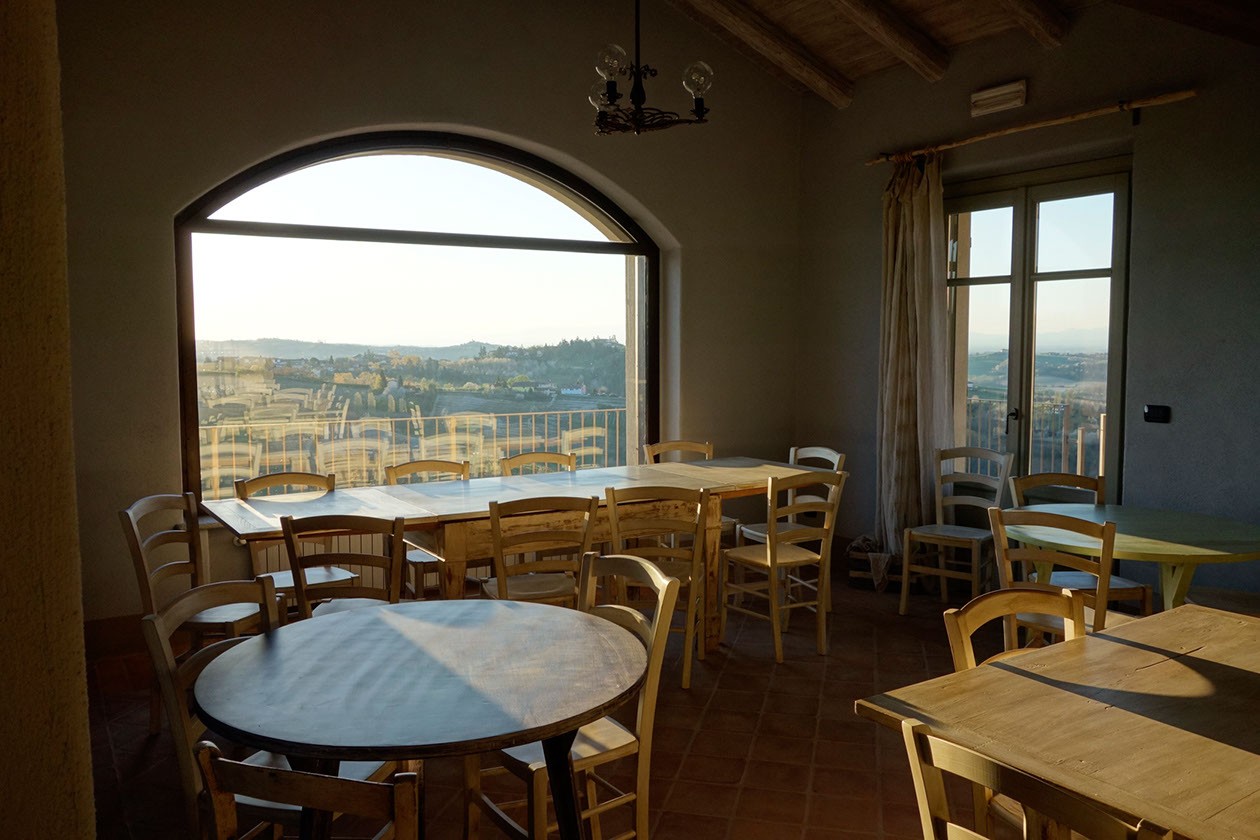 La sala da pranzo della Locanda degli Ultimi